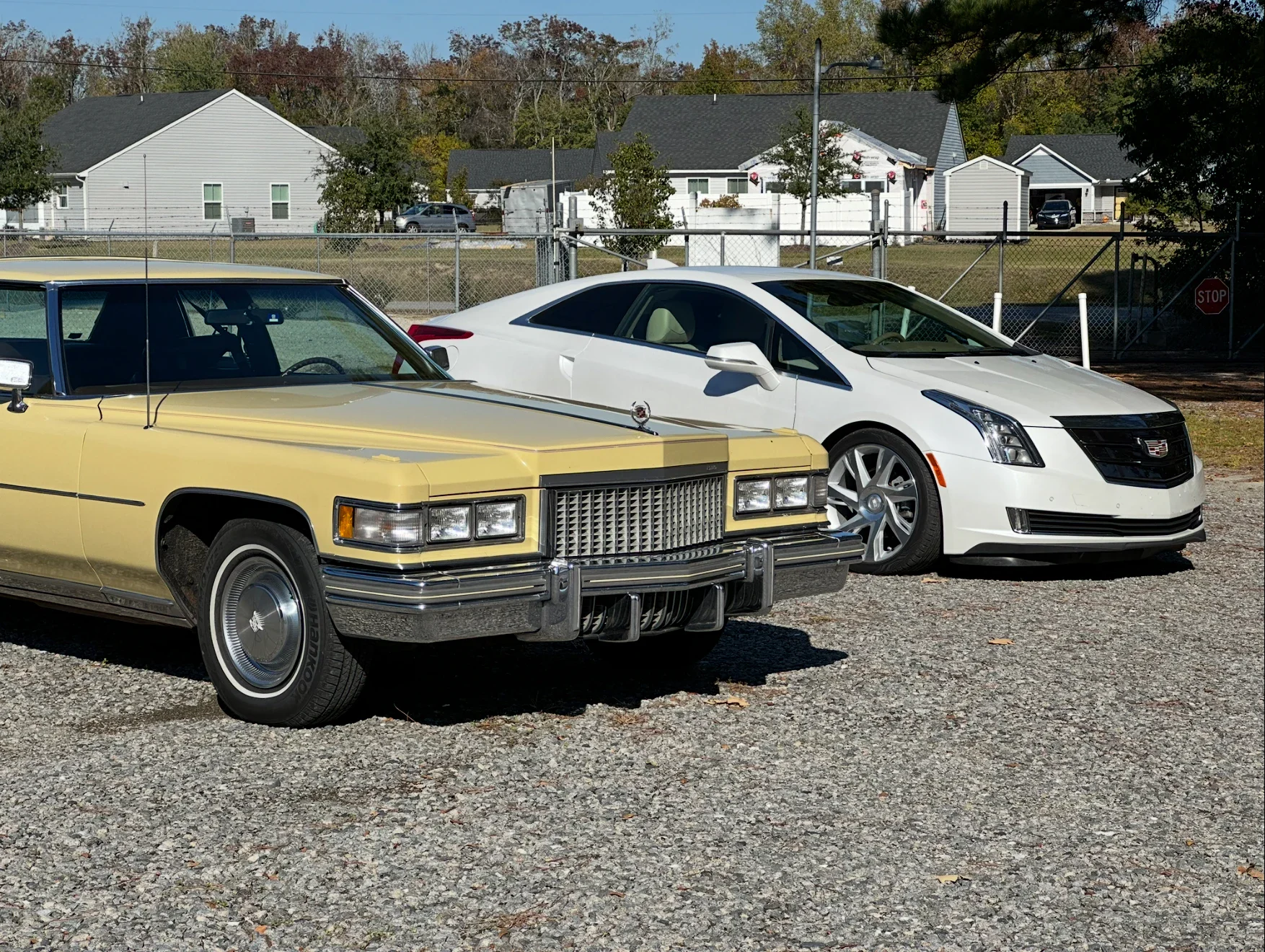 Cadillac-De-ville-coupe-1975-Yellow-Brown-1