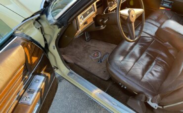 Cadillac-De-ville-coupe-1975-Yellow-Brown-3