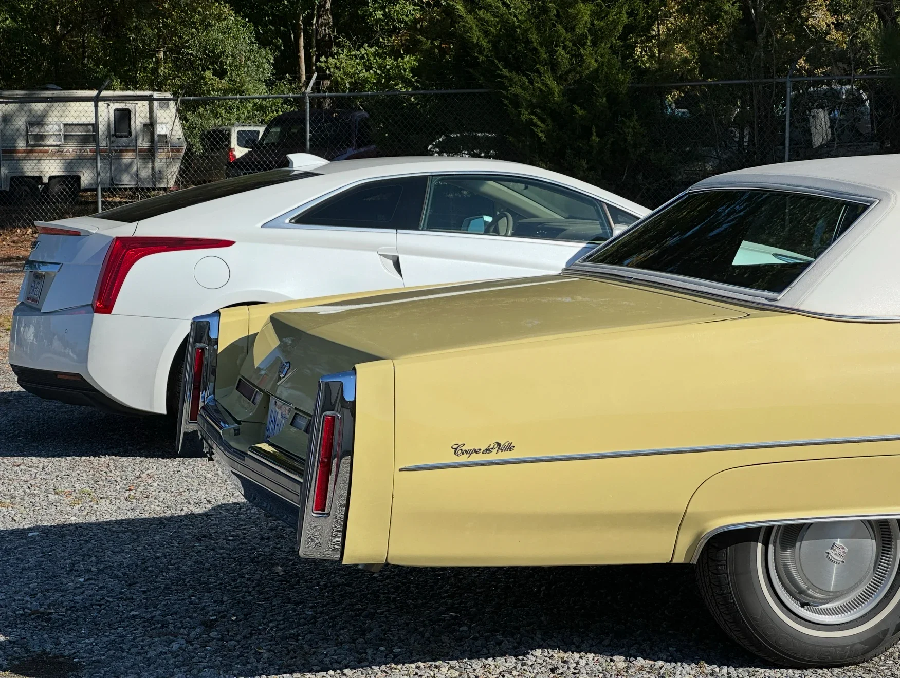 Cadillac-De-ville-coupe-1975-Yellow-Brown-5
