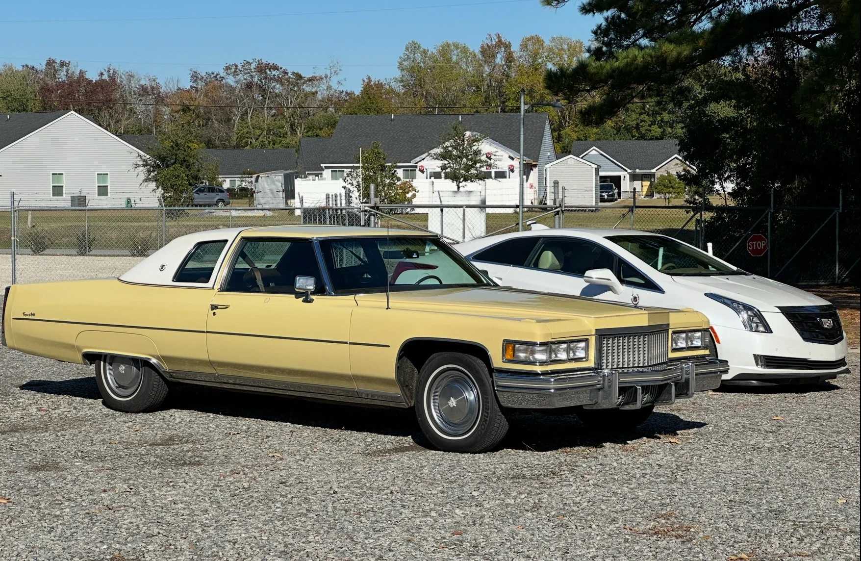 Cadillac-De-ville-coupe-1975-Yellow-Brown