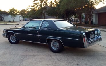 Cadillac-De-ville-coupe-1979-Green-Beige-13