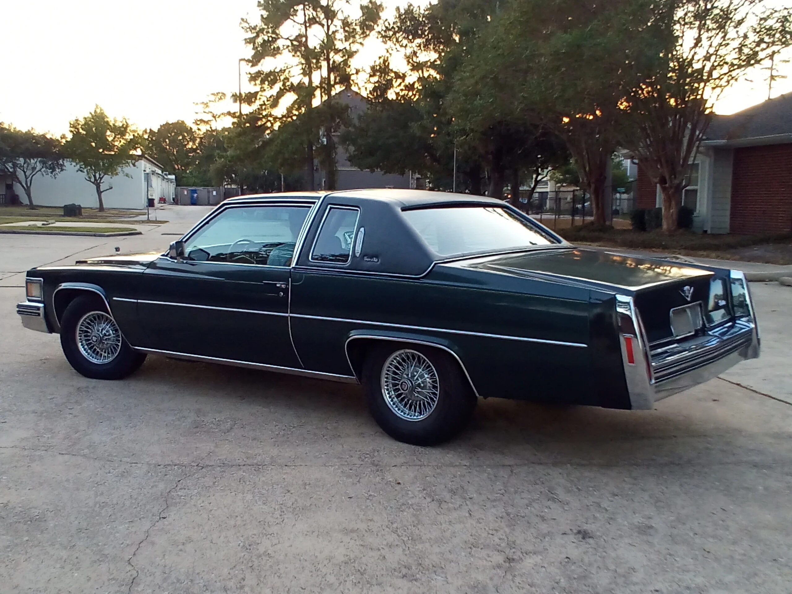 Cadillac-De-ville-coupe-1979-Green-Beige-13