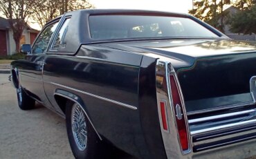 Cadillac-De-ville-coupe-1979-Green-Beige-19