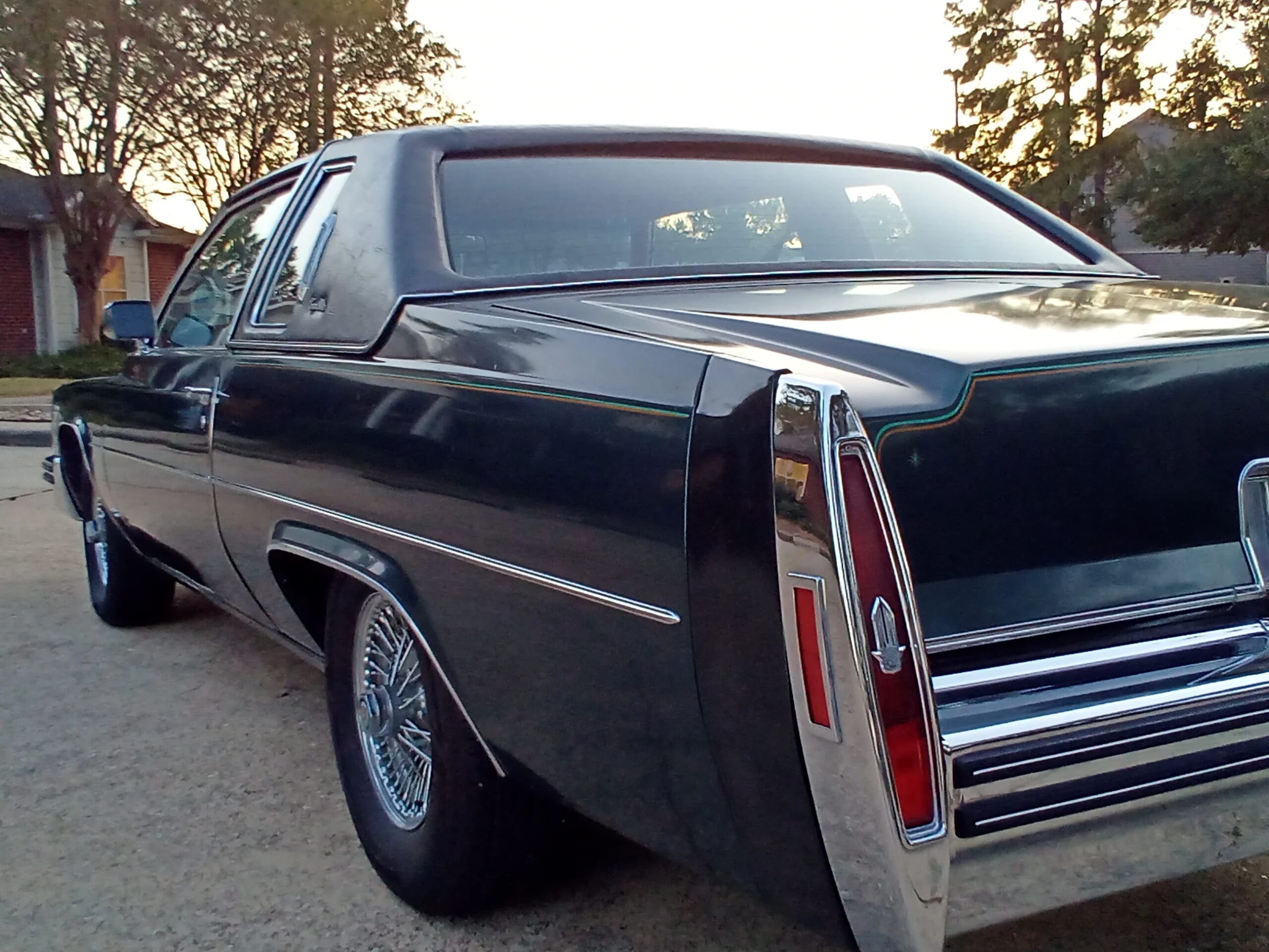 Cadillac-De-ville-coupe-1979-Green-Beige-19