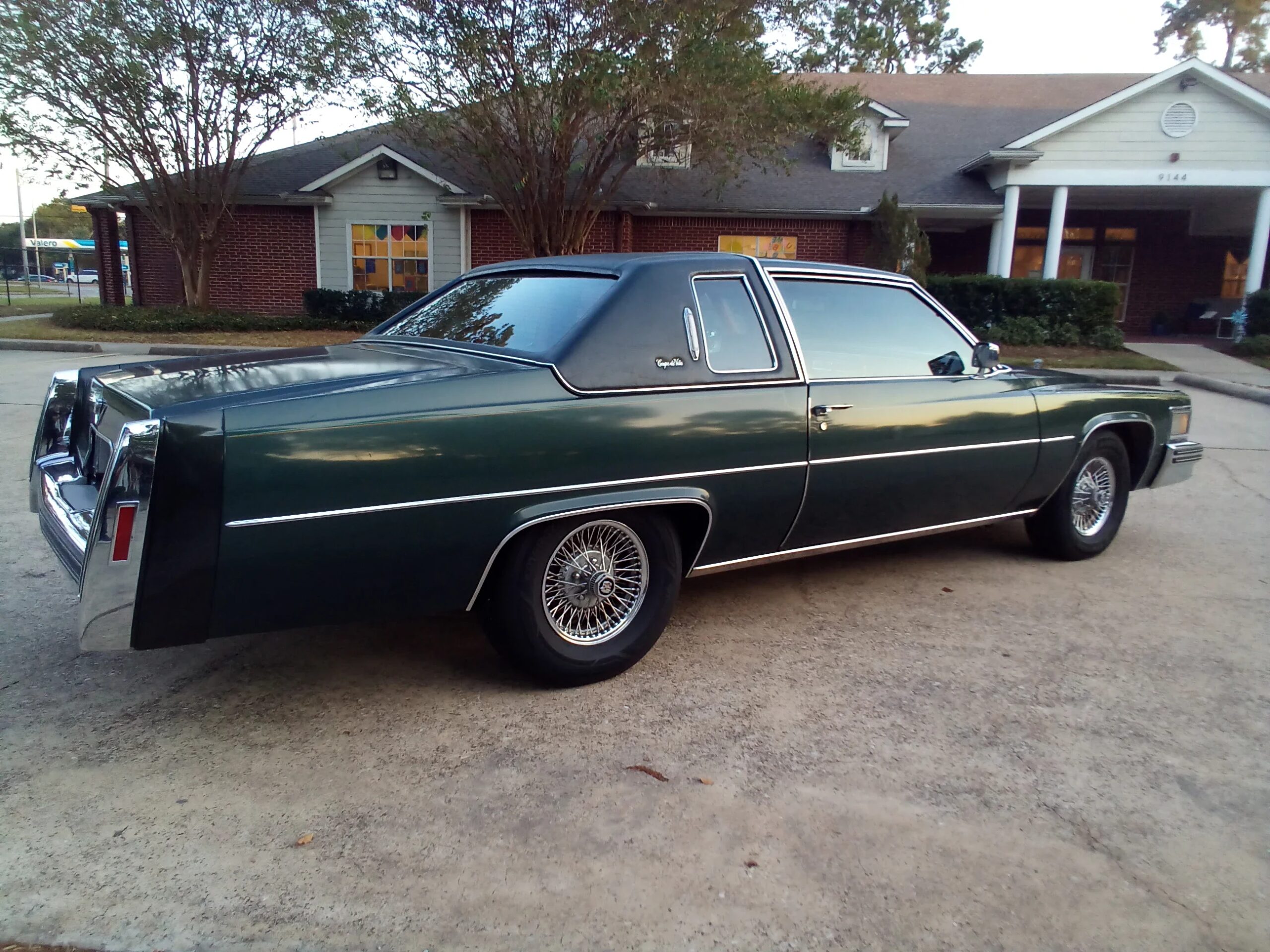 Cadillac-De-ville-coupe-1979-Green-Beige-20