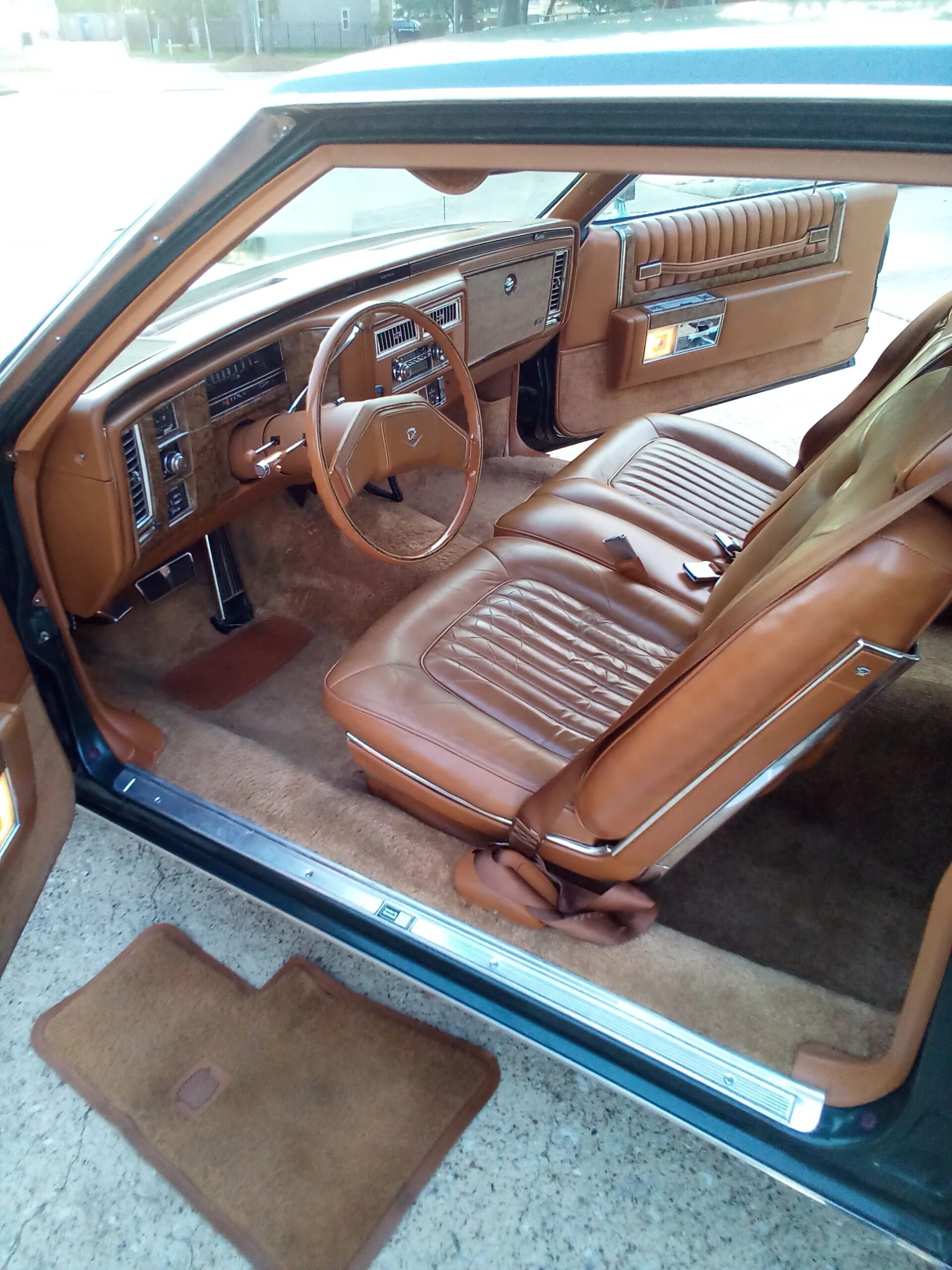 Cadillac-De-ville-coupe-1979-Green-Beige-37