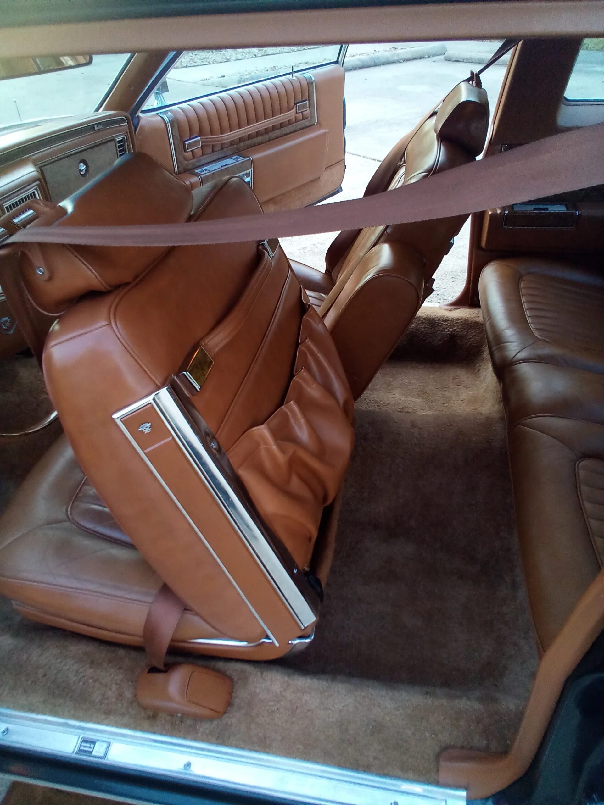 Cadillac-De-ville-coupe-1979-Green-Beige-4