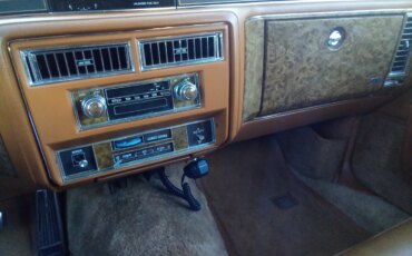 Cadillac-De-ville-coupe-1979-Green-Beige-42