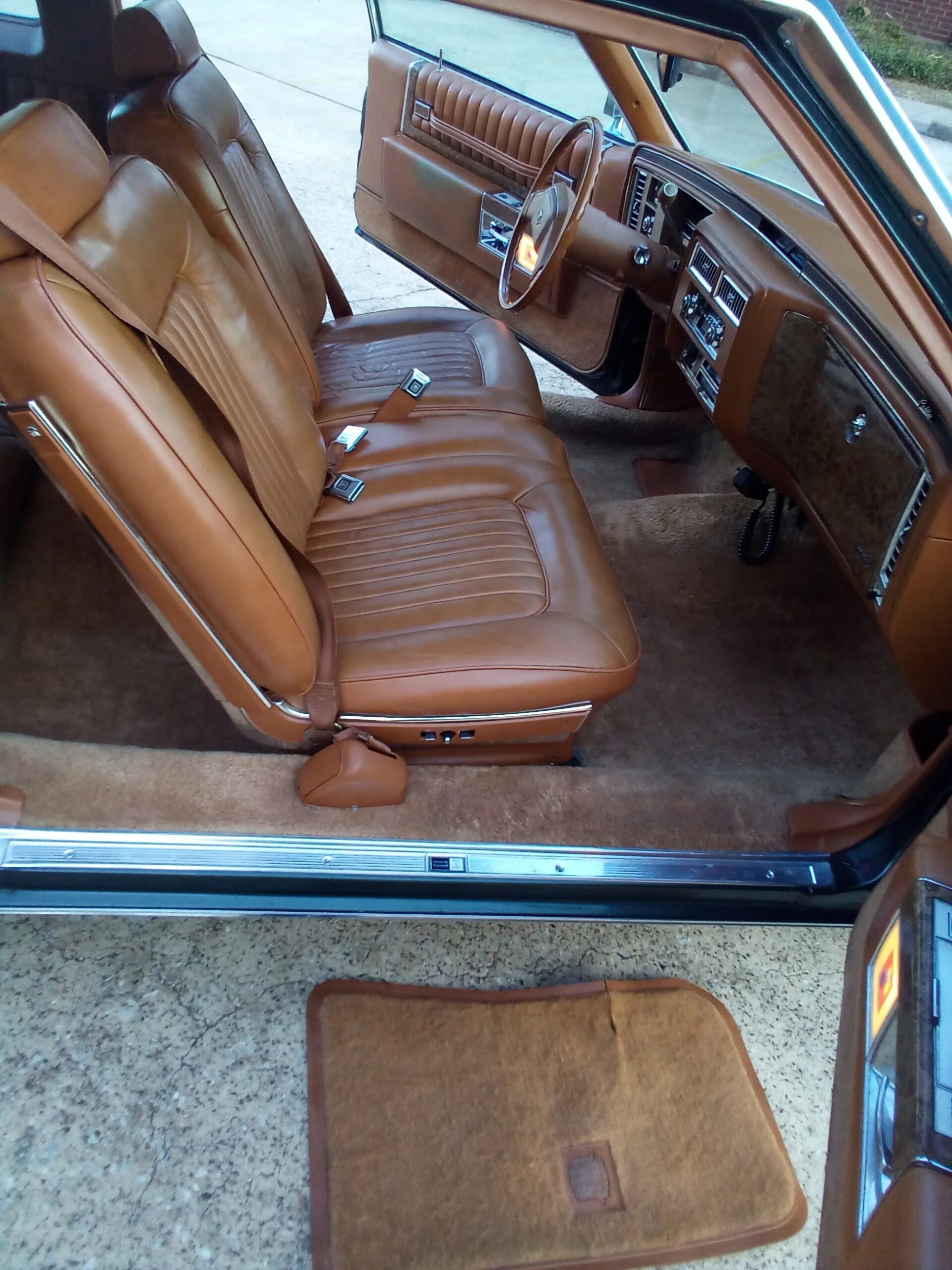 Cadillac-De-ville-coupe-1979-Green-Beige-5
