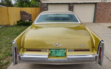 Cadillac-De-ville-sedan-1974-Gold-Gold-4