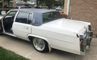 Cadillac-De-ville-sedan-1984-White-Blue-1