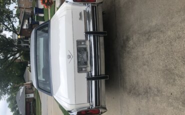 Cadillac-De-ville-sedan-1984-White-Blue-4