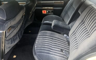 Cadillac-De-ville-sedan-1984-White-Blue-6