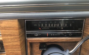 Cadillac-De-ville-sedan-1984-White-Blue-7