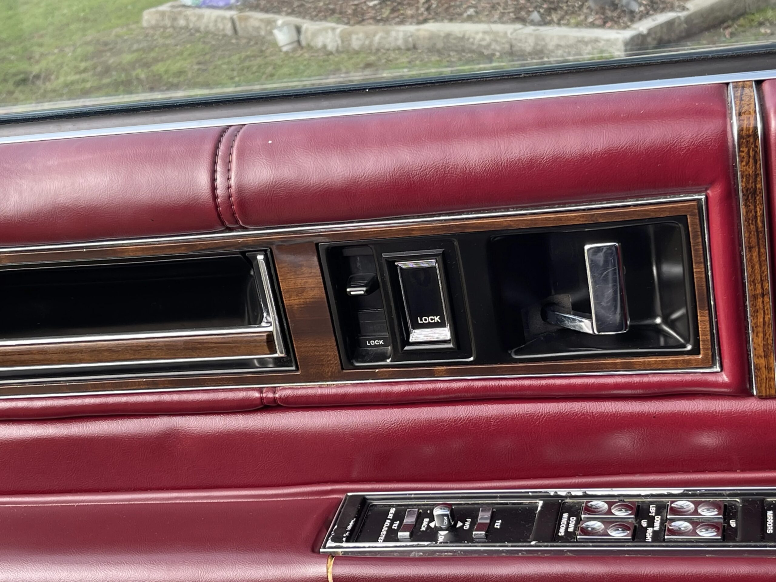 Cadillac-De-ville-sedan-1990-Burgundy-Burgundy-16