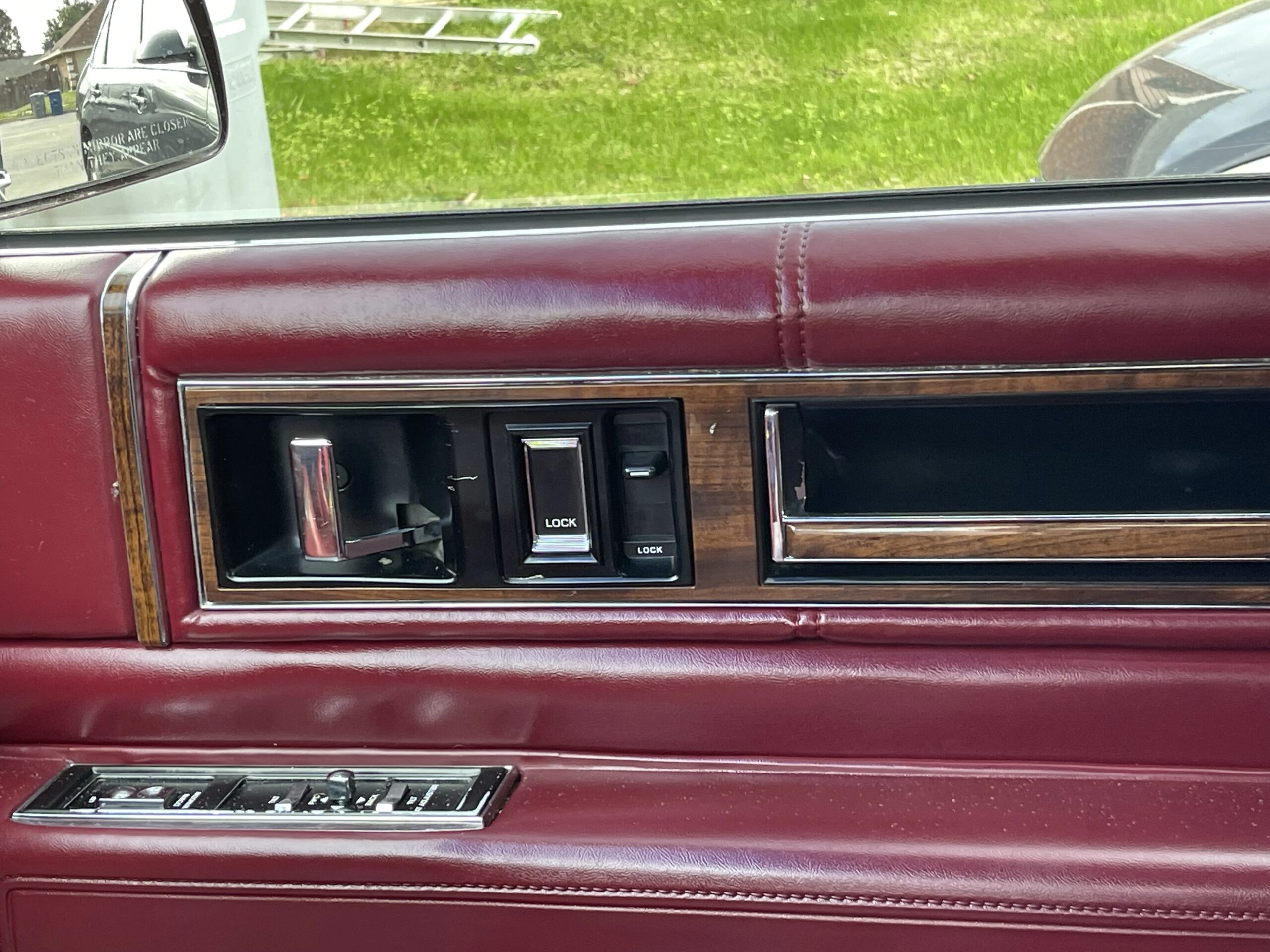 Cadillac-De-ville-sedan-1990-Burgundy-Burgundy-17