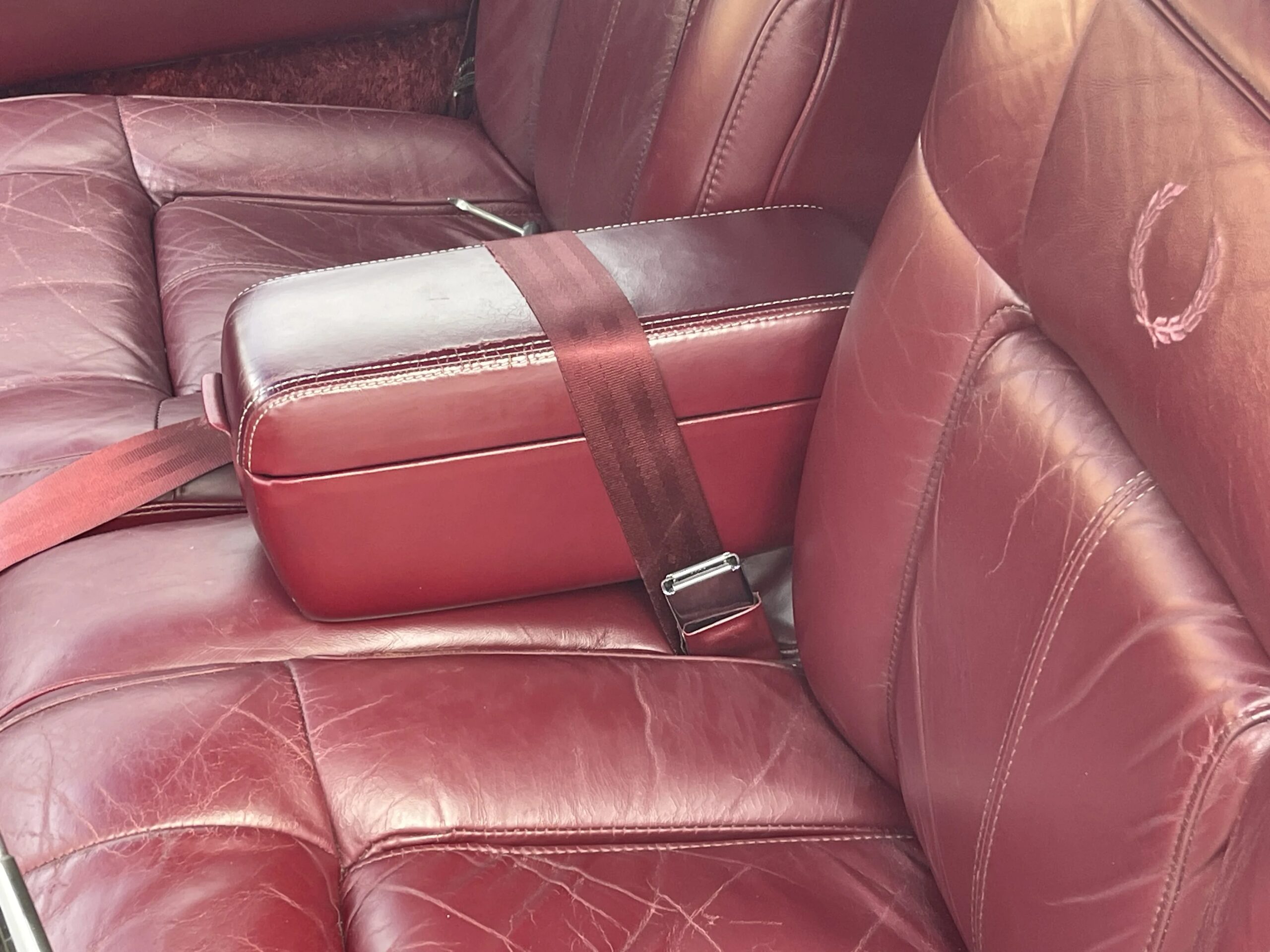 Cadillac-De-ville-sedan-1990-Burgundy-Burgundy-6