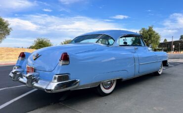 Cadillac-DeVille-1952-3