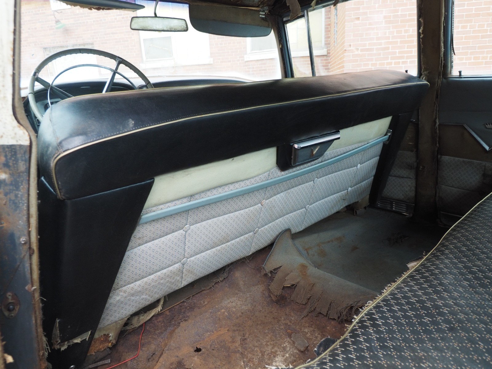 Cadillac-DeVille-1956-Sedan-14