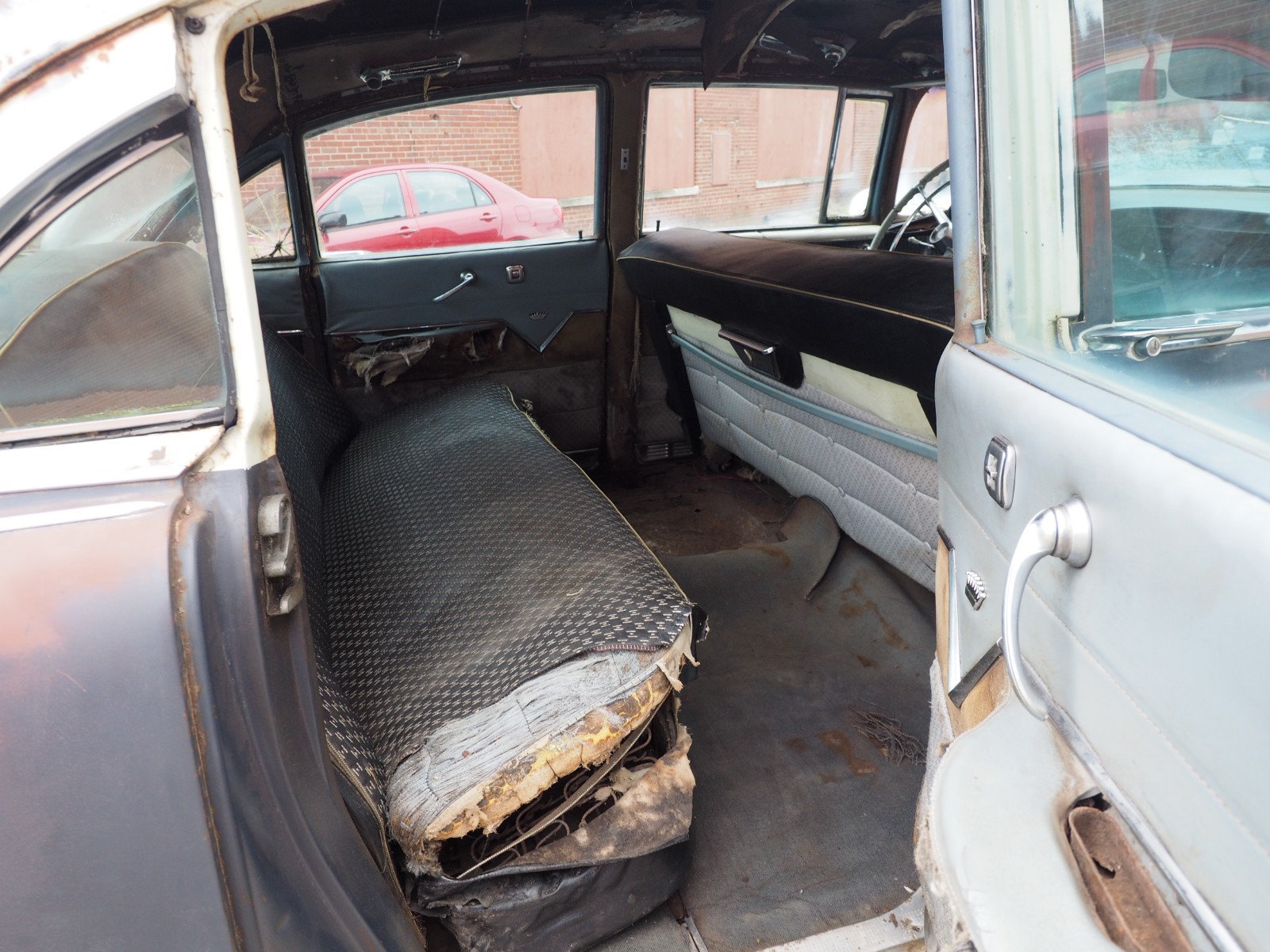 Cadillac-DeVille-1956-Sedan-17