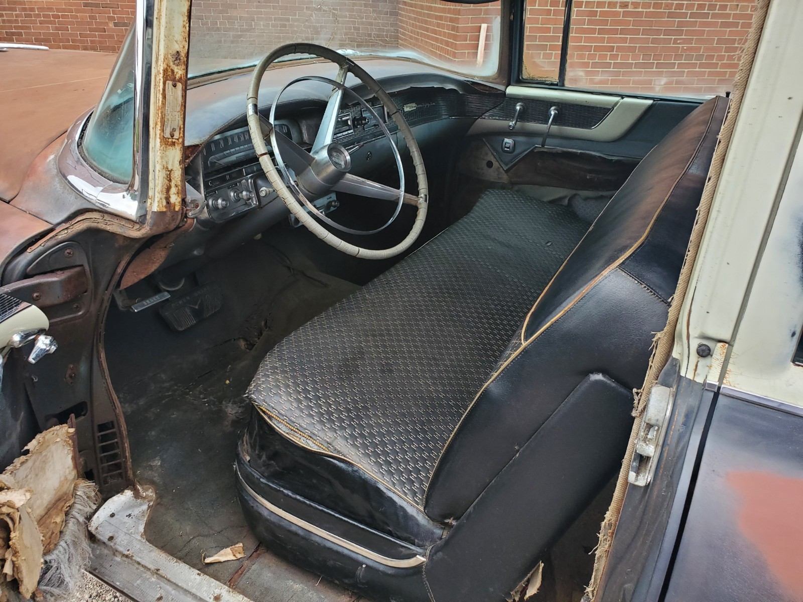 Cadillac-DeVille-1956-Sedan-8