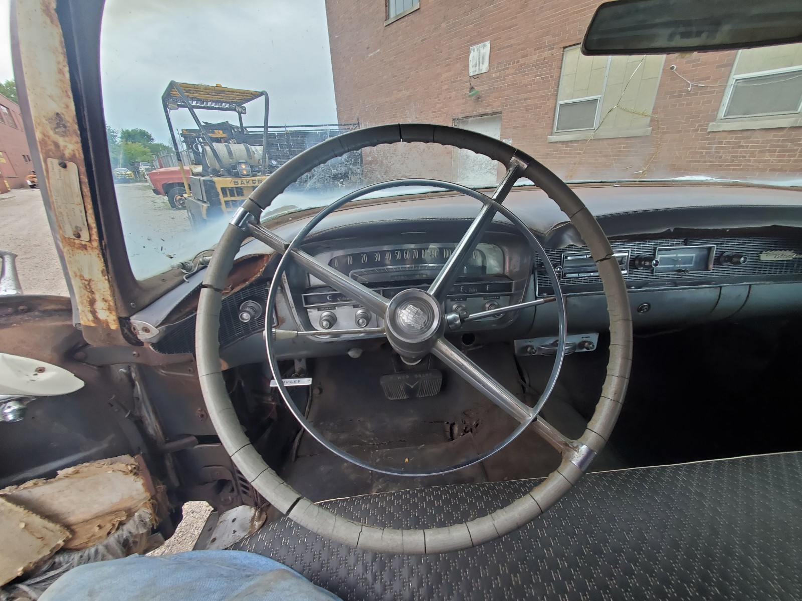 Cadillac-DeVille-1956-Sedan-9