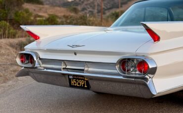 Cadillac-DeVille-1961-Coupe-1