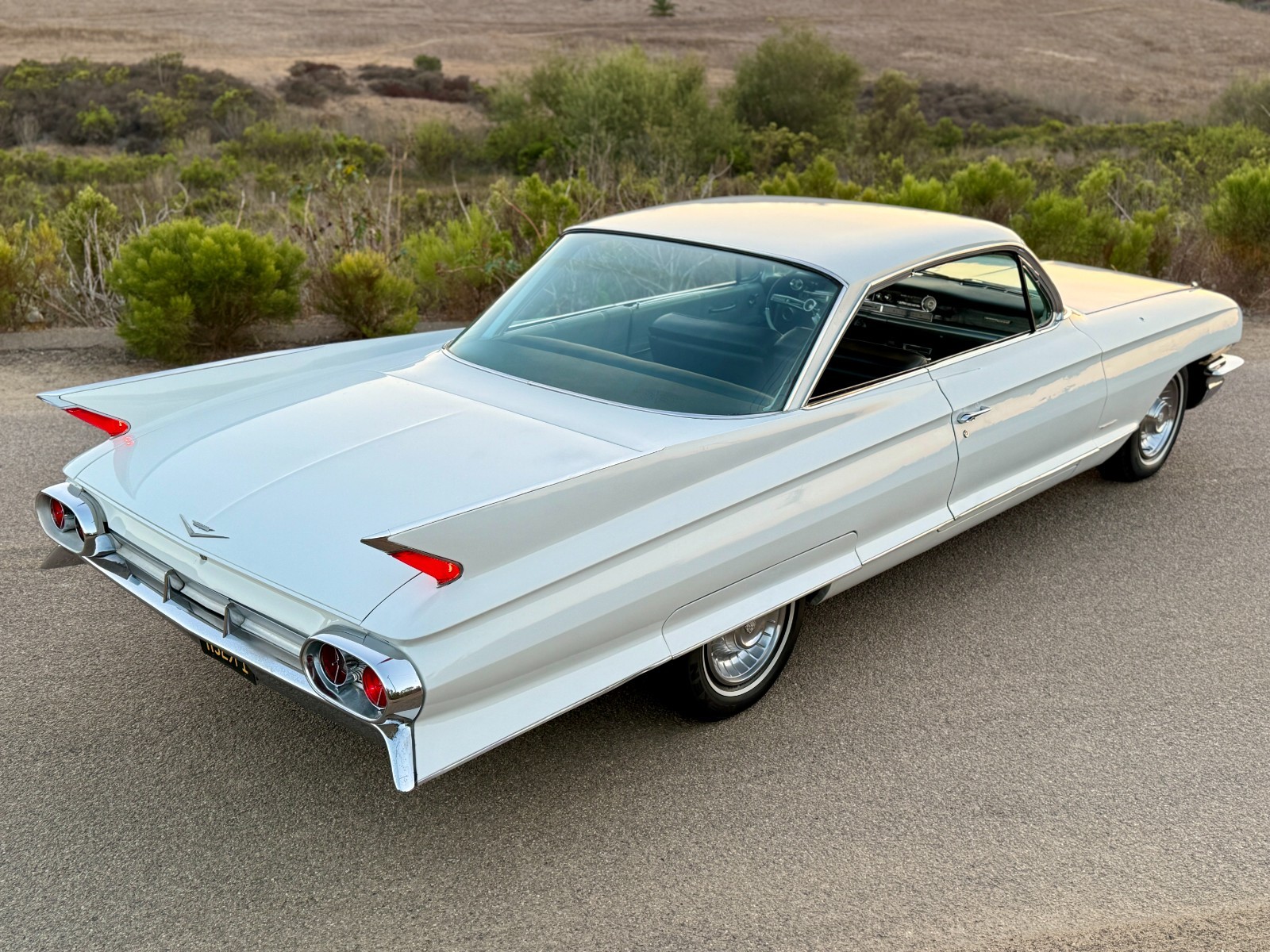 Cadillac-DeVille-1961-Coupe-2