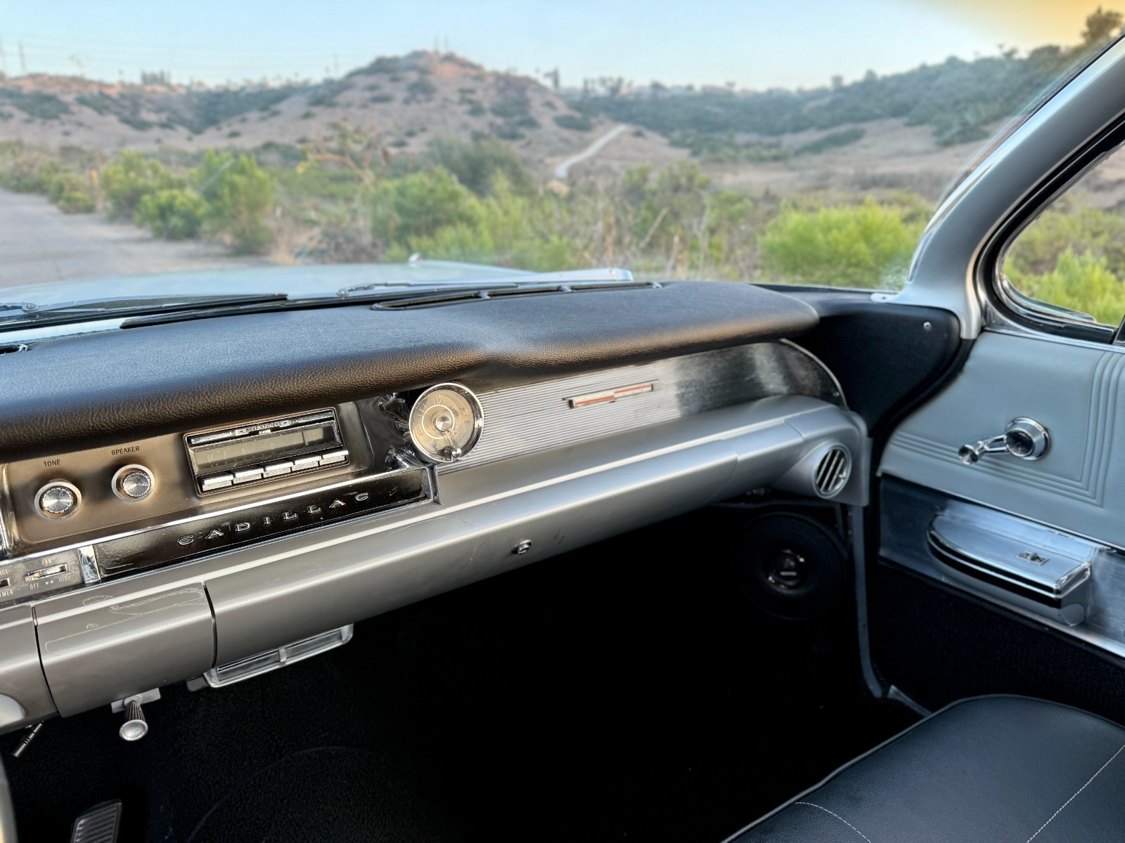 Cadillac-DeVille-1961-Coupe-21