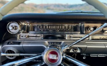 Cadillac-DeVille-1961-Coupe-22