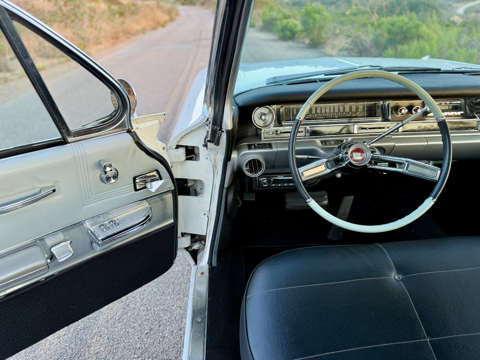 Cadillac-DeVille-1961-Coupe-23