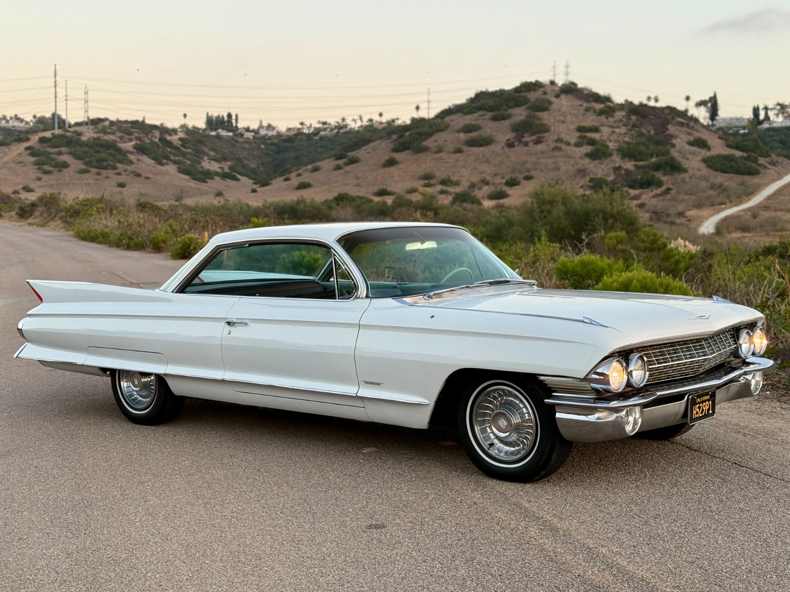 Cadillac-DeVille-1961-Coupe-8