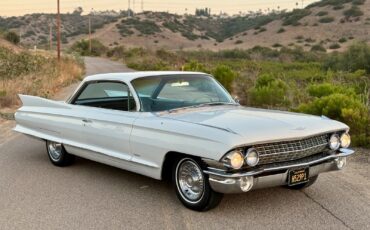 Cadillac-DeVille-1961-Coupe-9