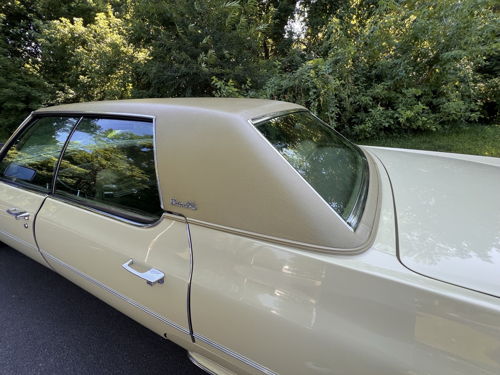 Cadillac-DeVille-1973-10
