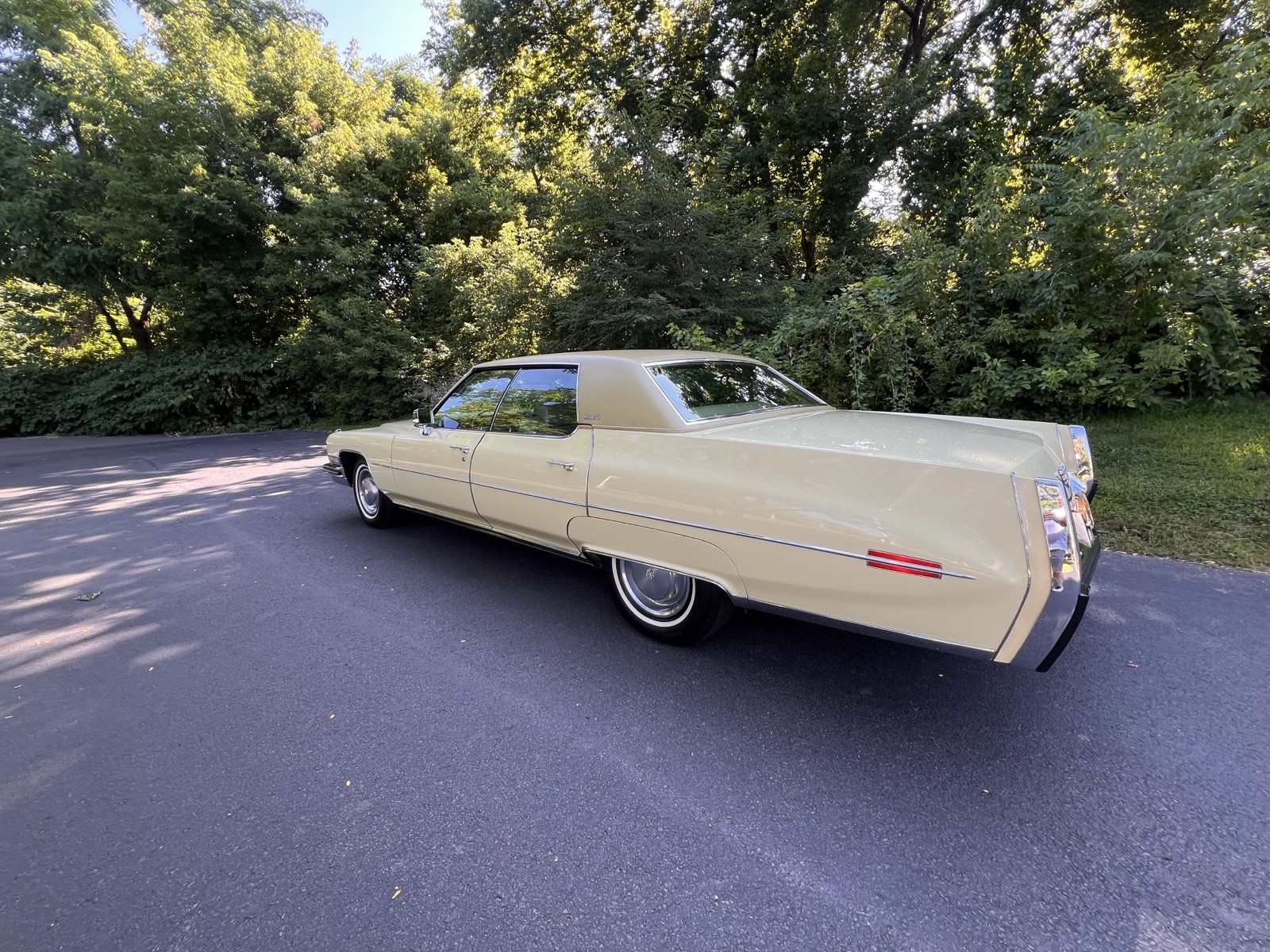 Cadillac-DeVille-1973-12