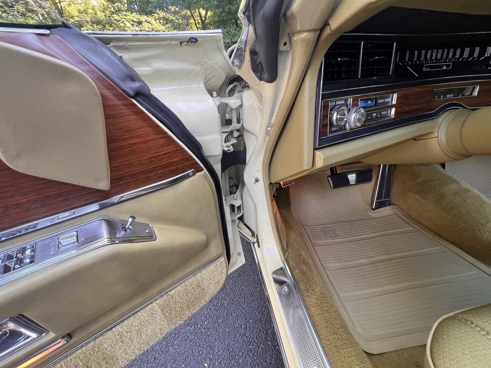 Cadillac-DeVille-1973-24