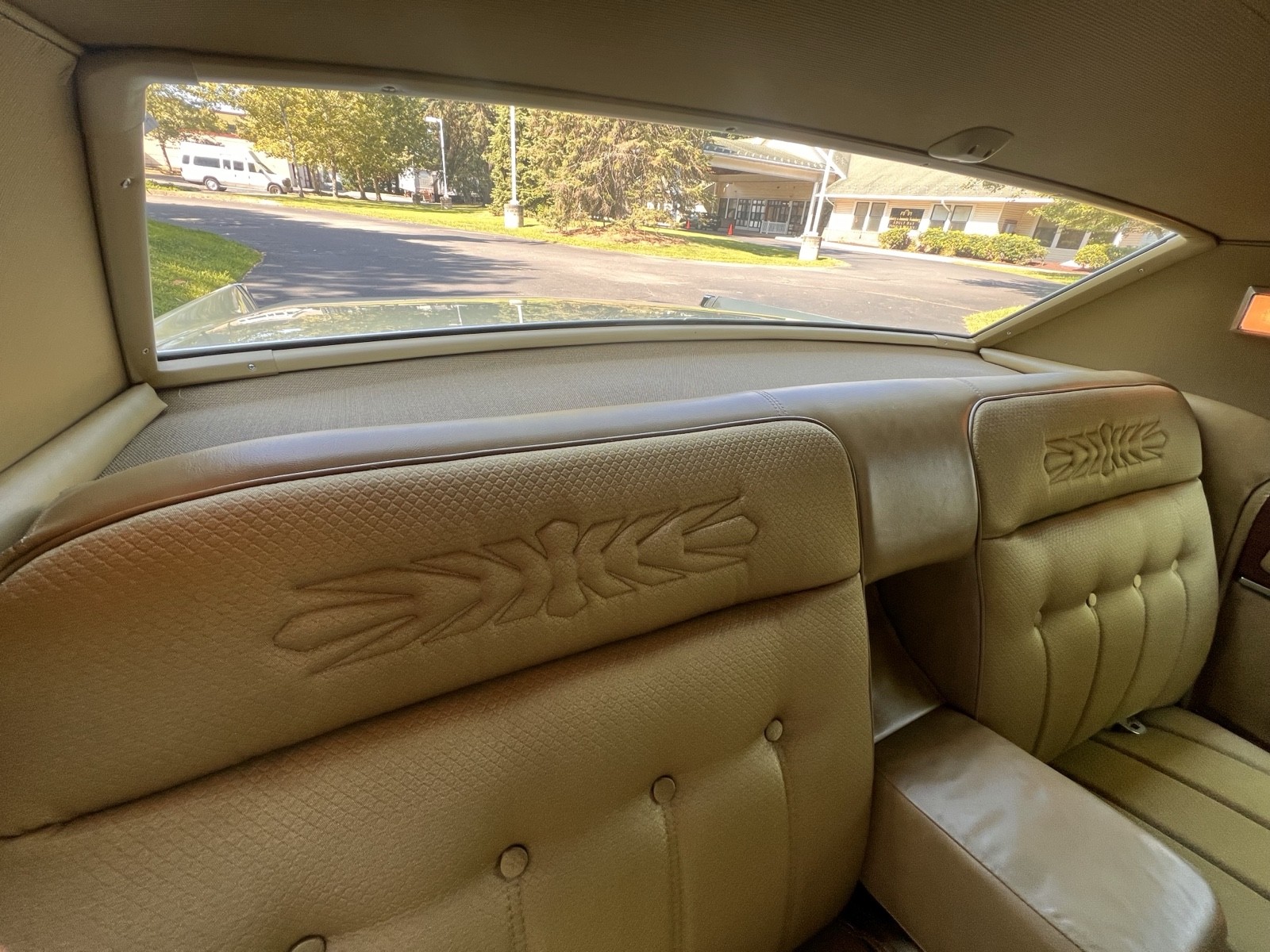 Cadillac-DeVille-1973-25