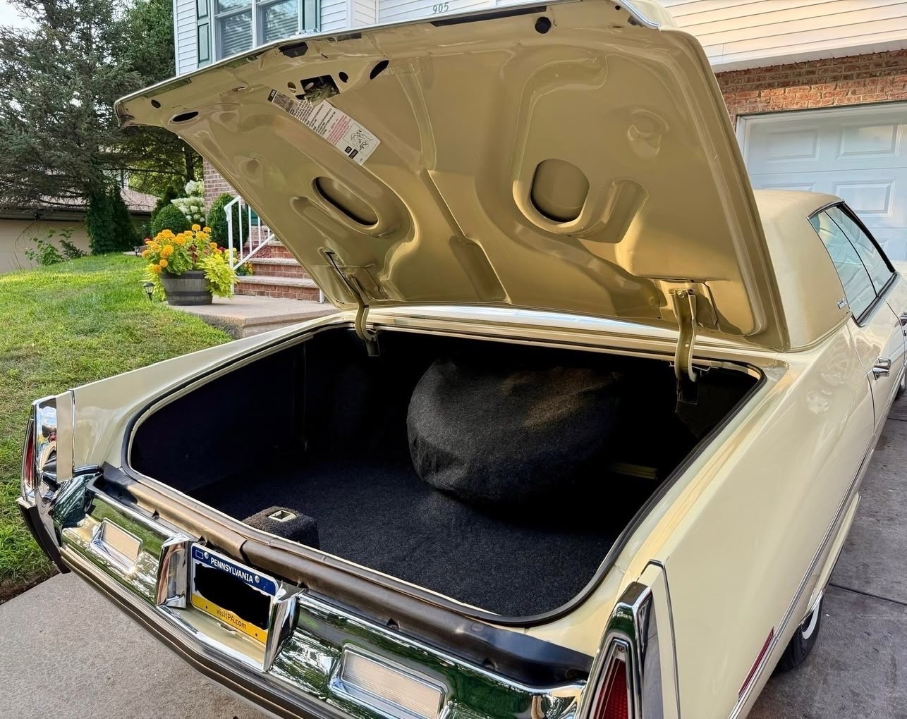 Cadillac-DeVille-1973-3