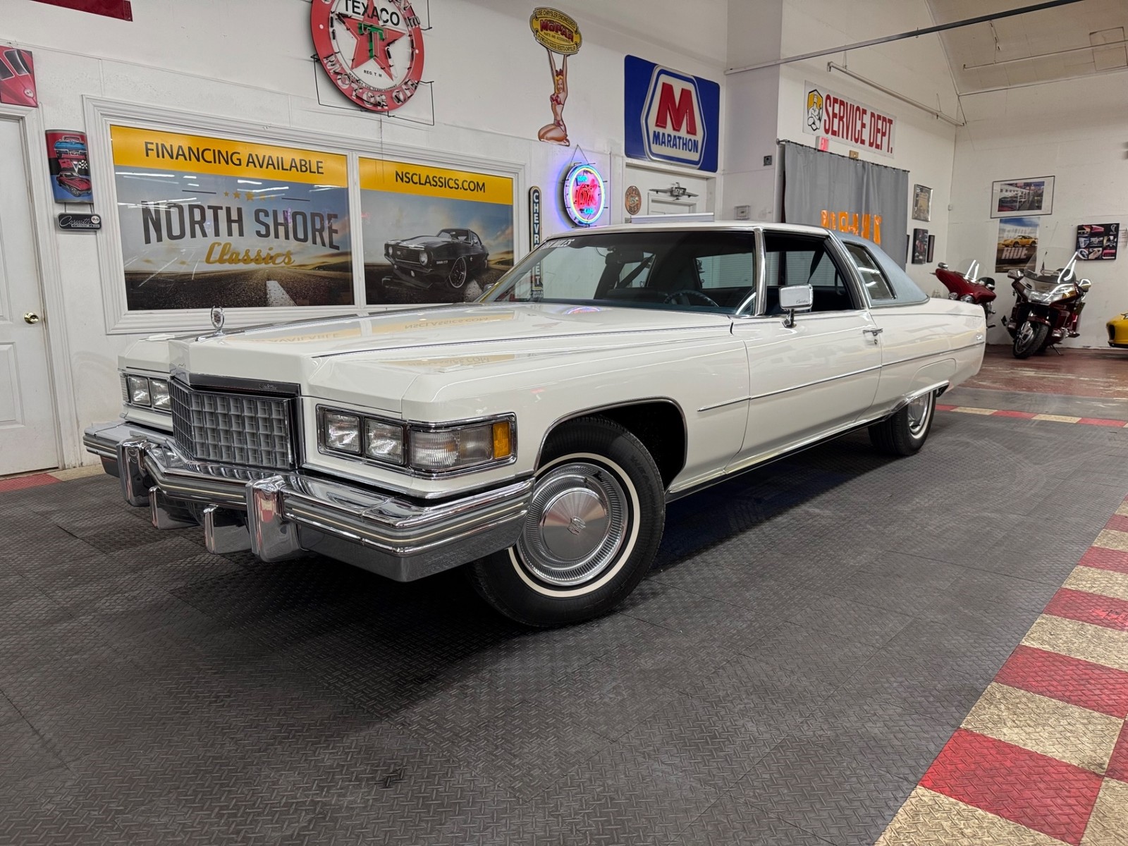 Cadillac-DeVille-1975-1