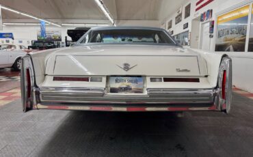 Cadillac-DeVille-1975-12