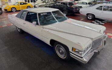Cadillac-DeVille-1975-17
