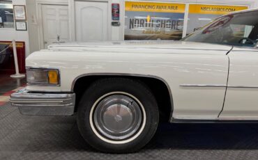 Cadillac-DeVille-1975-19