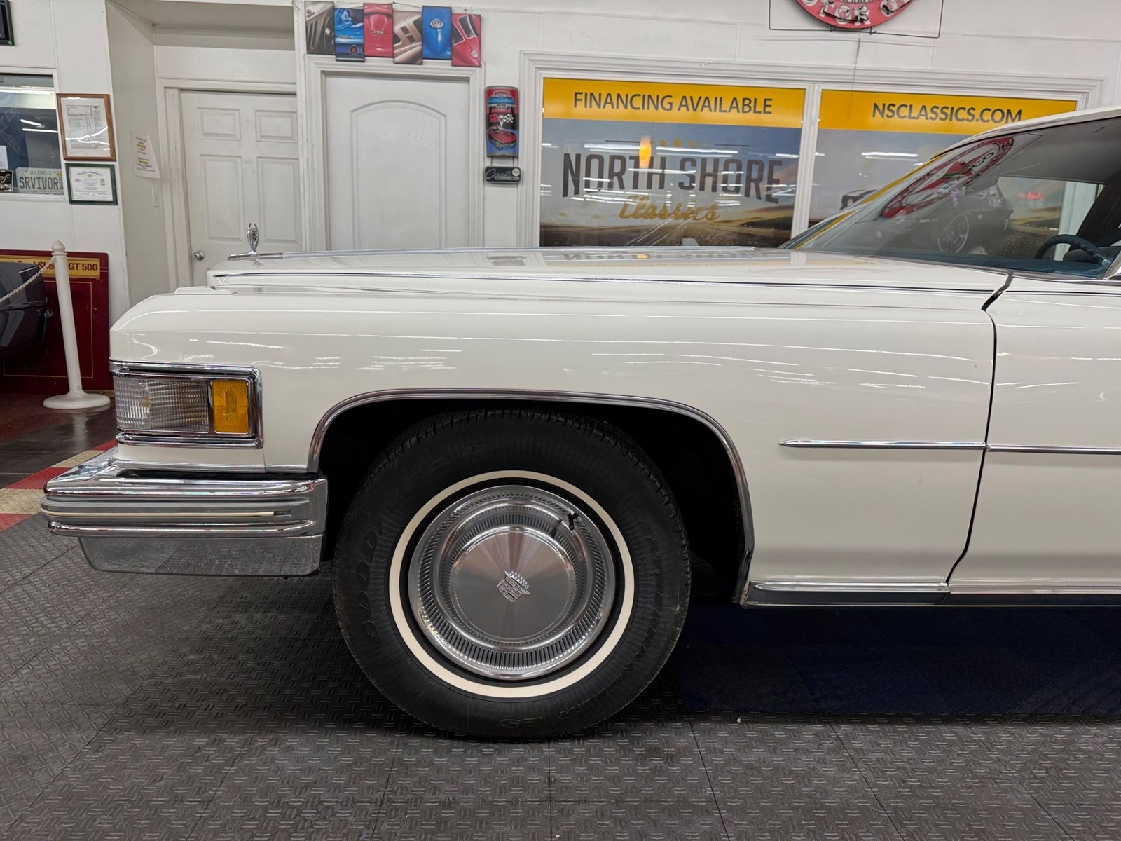 Cadillac-DeVille-1975-19