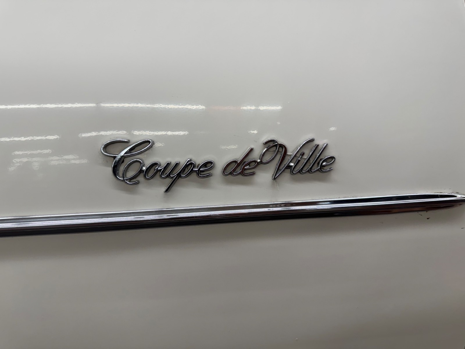 Cadillac-DeVille-1975-23