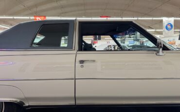 Cadillac-DeVille-1975-27
