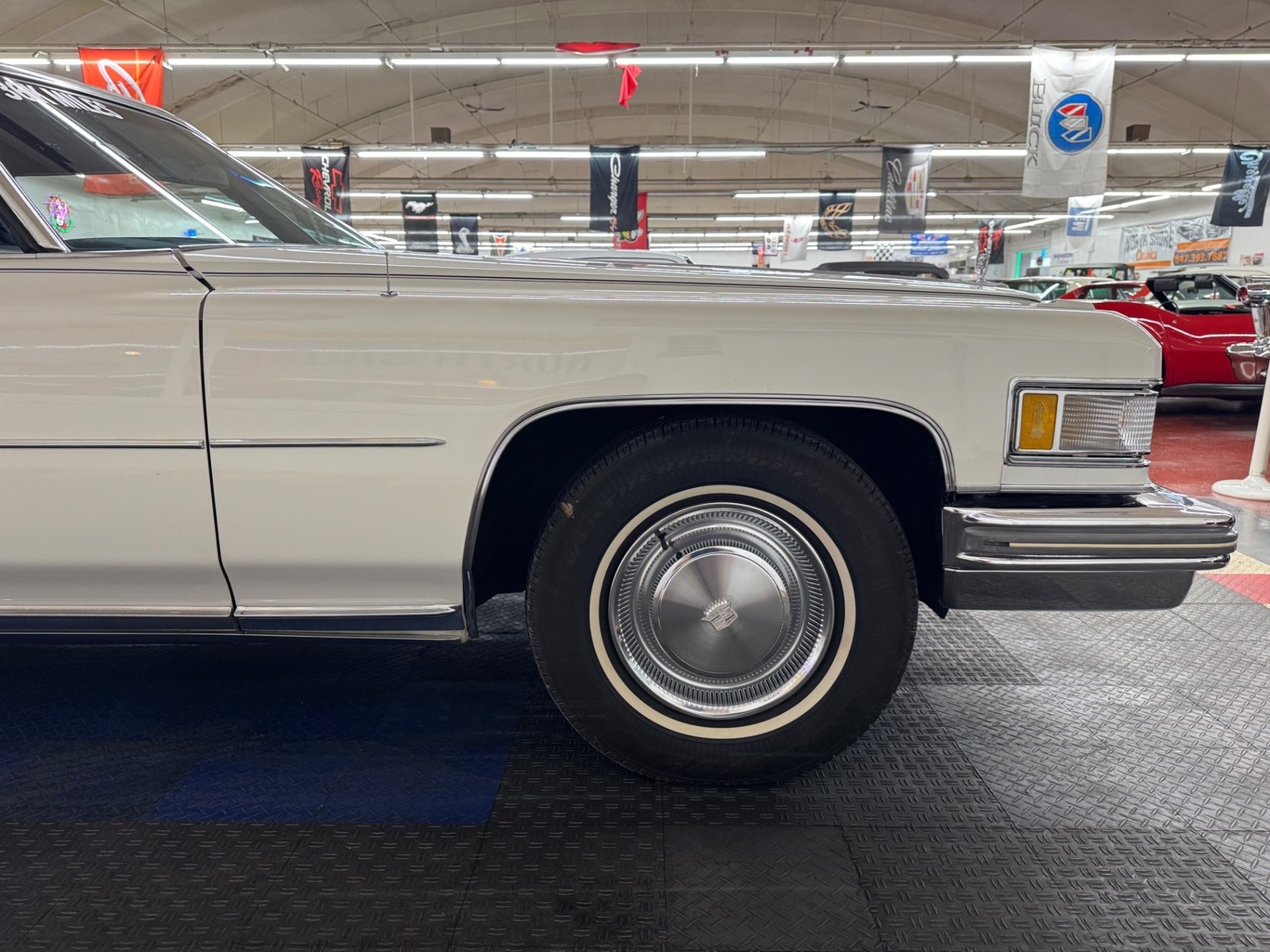 Cadillac-DeVille-1975-28