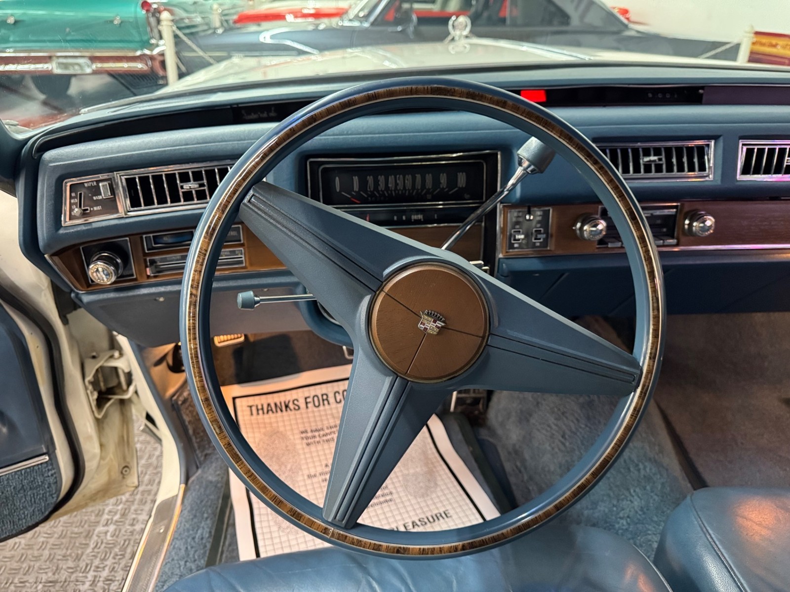 Cadillac-DeVille-1975-32