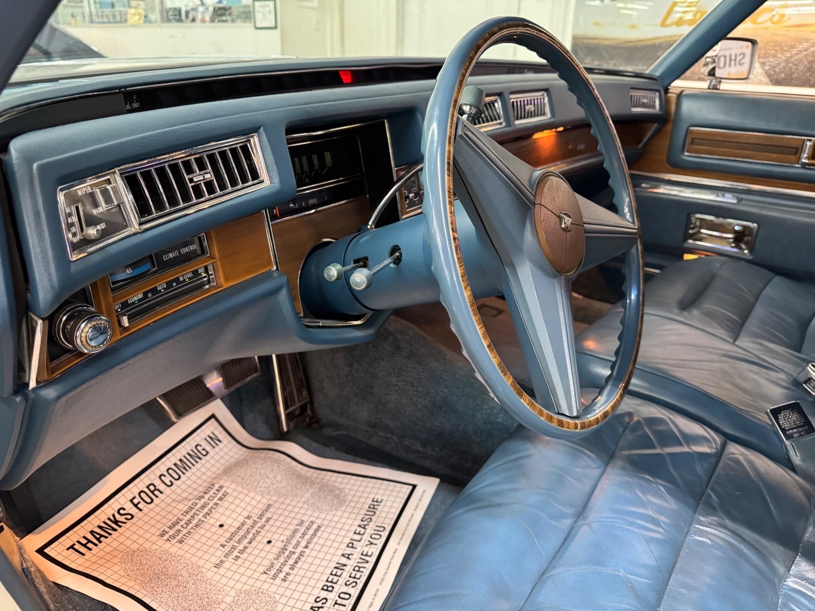 Cadillac-DeVille-1975-34