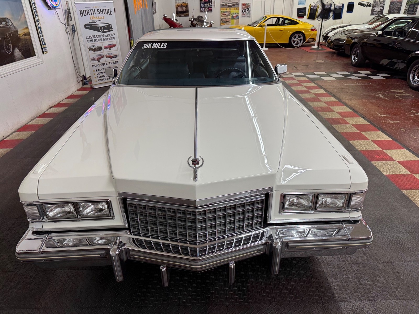 Cadillac-DeVille-1975-4