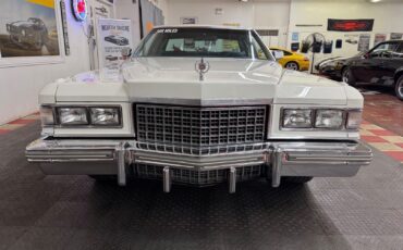 Cadillac-DeVille-1975-6